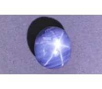 Asterický safír – přírodní safír s hvězdou na povrchu