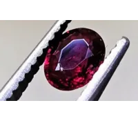 Rubín přírodní broušený drahokam