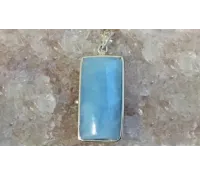 Akvamarín přírodní minerál berylu přívěsek